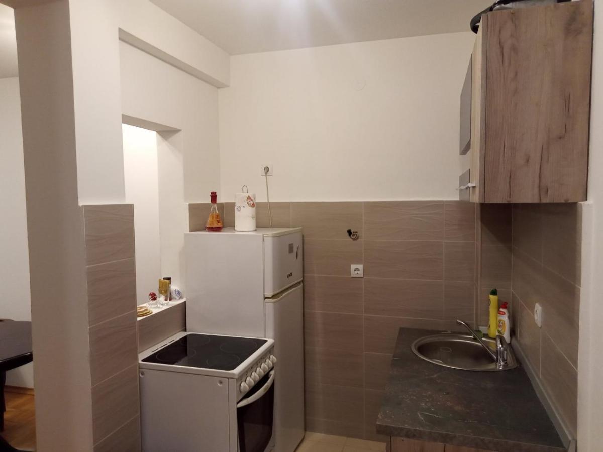 Lux Apartment Rose 2 60M2 ครากูเยวัตส์ ภายนอก รูปภาพ